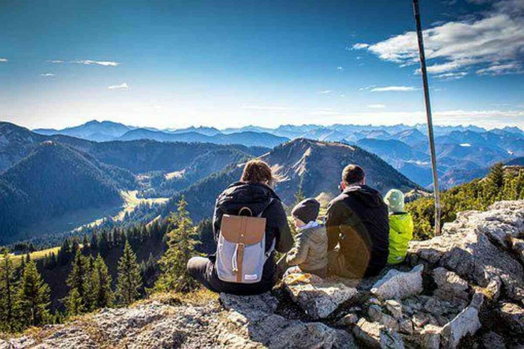 Outdoor Survival Tactics For Hiking