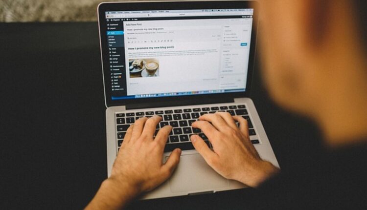 What are the income streams of blogging?